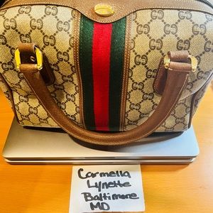 Authentic Vintage Gucci Plus Web 30